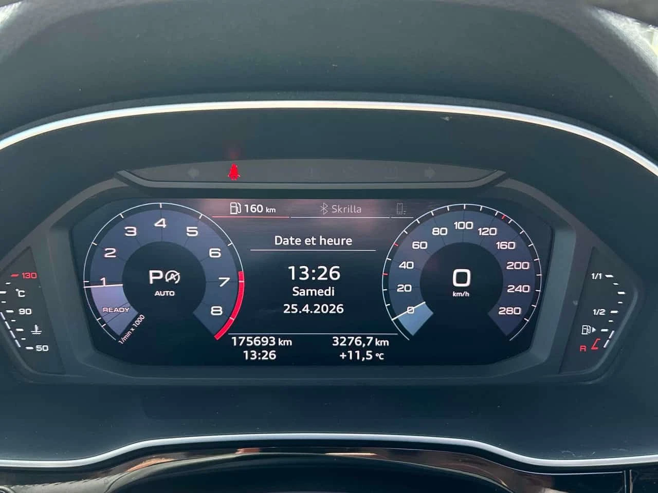 Audi Q3 QUATTRO * ДИСТРОНИК* ПАНОРАМА* ДИГИТАЛЕН КИЛОМЕТРА, снимка 9 - Автомобили и джипове - 54323982