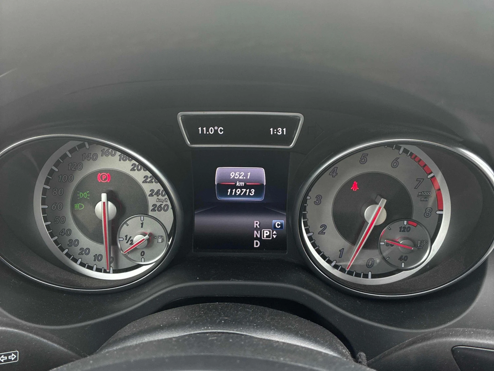 Mercedes-Benz GLA 250 4MATIC* PANORAMA* ПОДГРЕВИ* , снимка 8 - Автомобили и джипове - 56139126