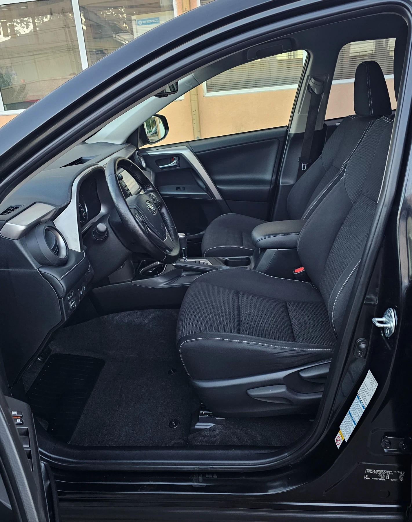 Toyota Rav4 2.5 Hybrid AWD Edition S + Facelift, снимка 8 - Автомобили и джипове - 56340383