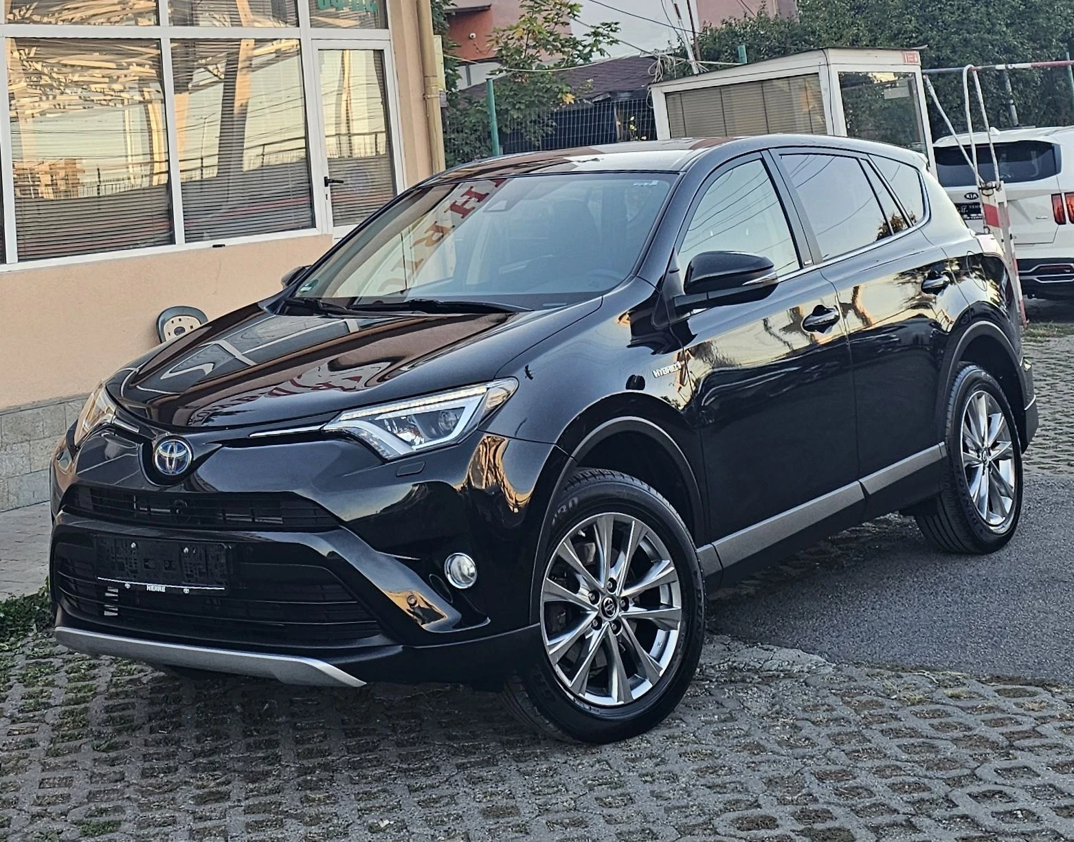 Toyota Rav4 2.5 Hybrid AWD Edition S + Facelift