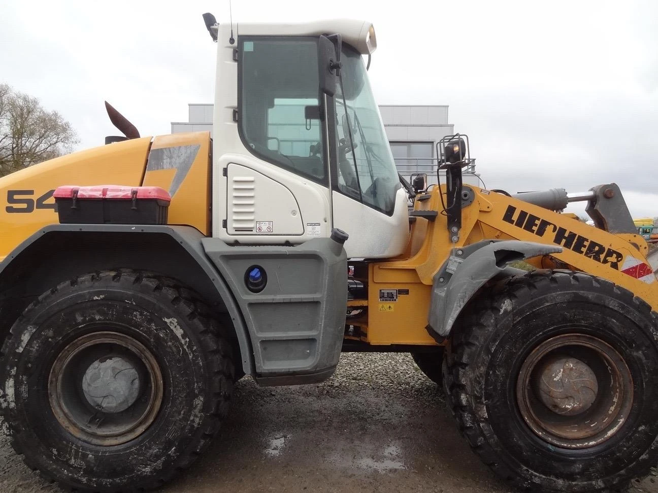 Челен товарач Liebherr 546 ЛИЗИНГ - изображение 2