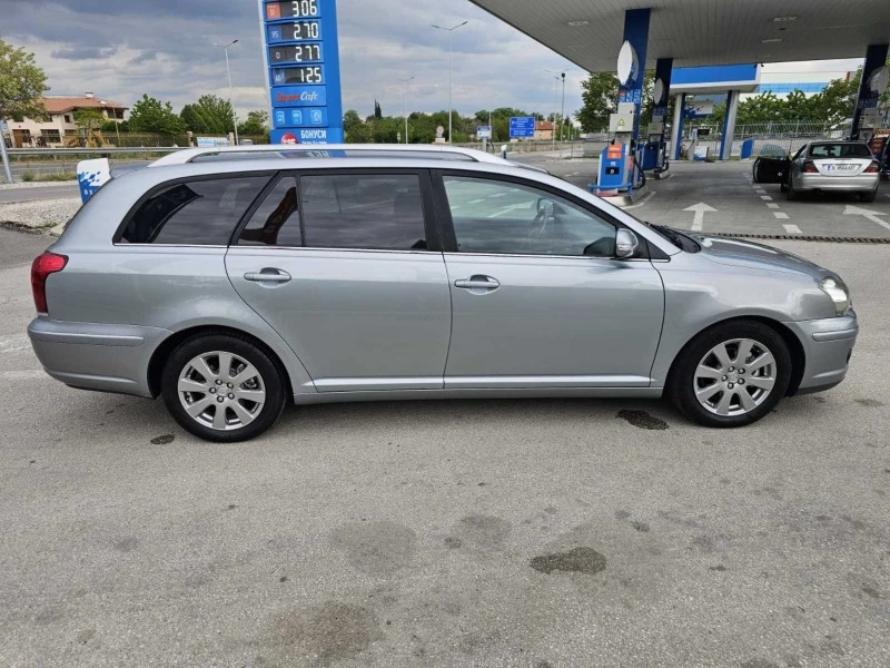 Toyota Avensis 1.8/NAVI/KLIMATRONIK/FACELIFT, снимка 7 - Автомобили и джипове - 45538622