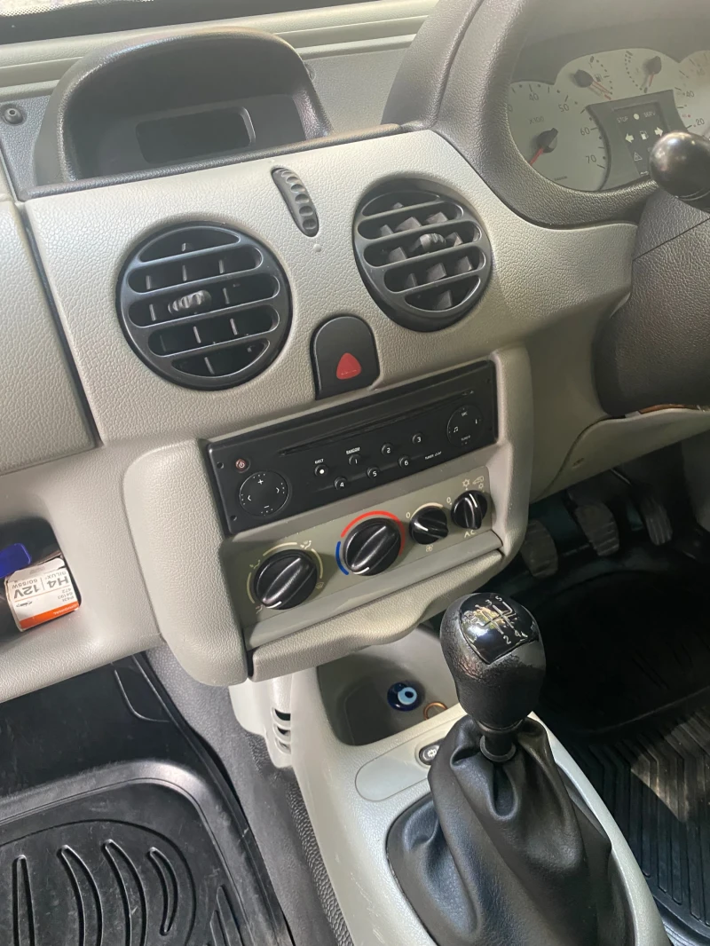 Renault Kangoo, снимка 9 - Автомобили и джипове - 47755429