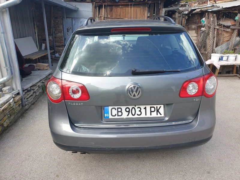 VW Passat, снимка 11 - Автомобили и джипове - 47523052