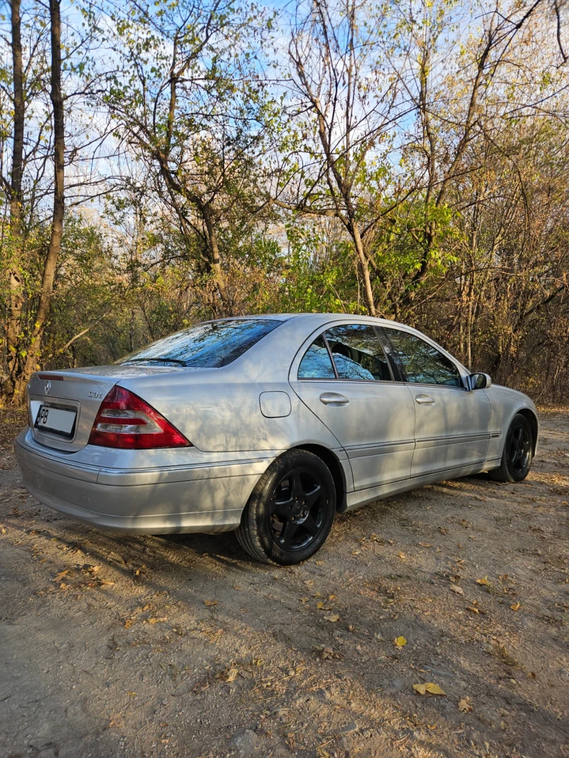 Mercedes-Benz C 220 CDI 220, снимка 3 - Автомобили и джипове - 47792635