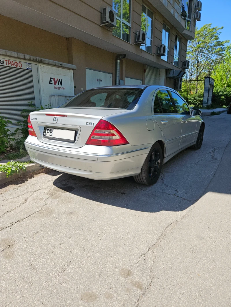 Mercedes-Benz C 220 CDI 220, снимка 11 - Автомобили и джипове - 47792635