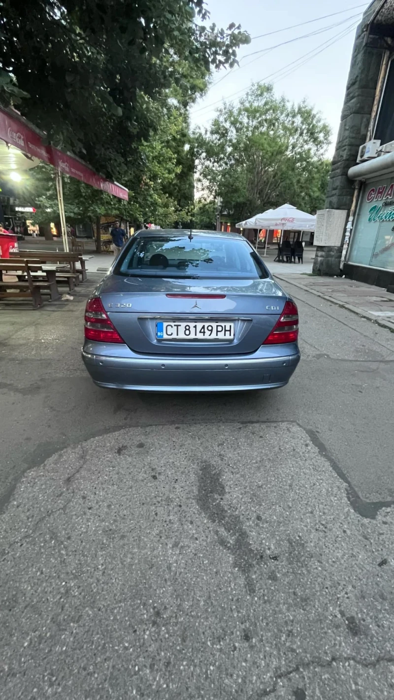 Mercedes-Benz E 320, снимка 3 - Автомобили и джипове - 48271130