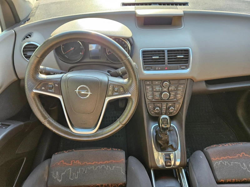 Opel Meriva 1.7CDTI, снимка 15 - Автомобили и джипове - 48354114