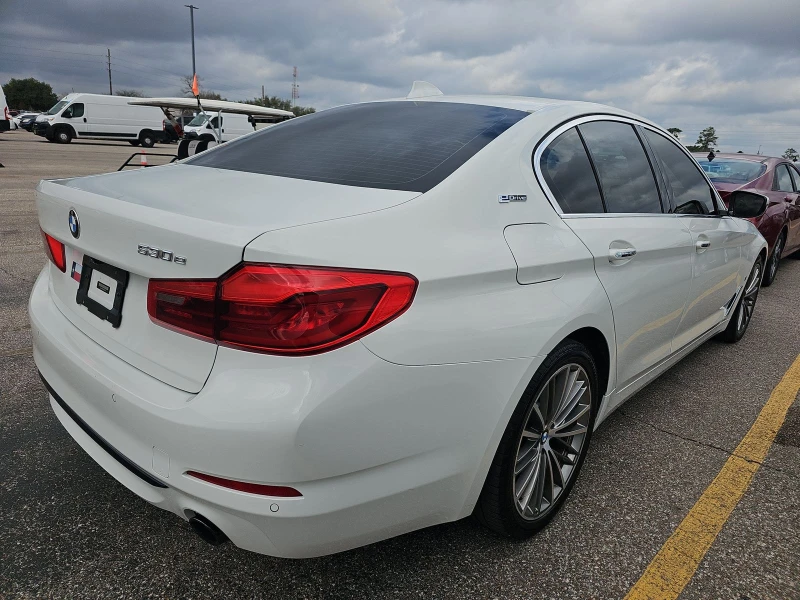 BMW 530 Подгрев* HeadUP* Plug-in, снимка 4 - Автомобили и джипове - 49081410