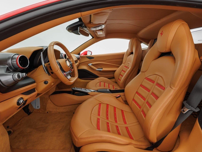 Ferrari F8 TRIBUTO/ COUPE/ CARBON/ CERAMIC/ 360 CAMERA/, снимка 9 - Автомобили и джипове - 52233465