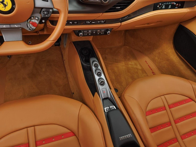 Ferrari F8 TRIBUTO/ COUPE/ CARBON/ CERAMIC/ 360 CAMERA/, снимка 12 - Автомобили и джипове - 52233465