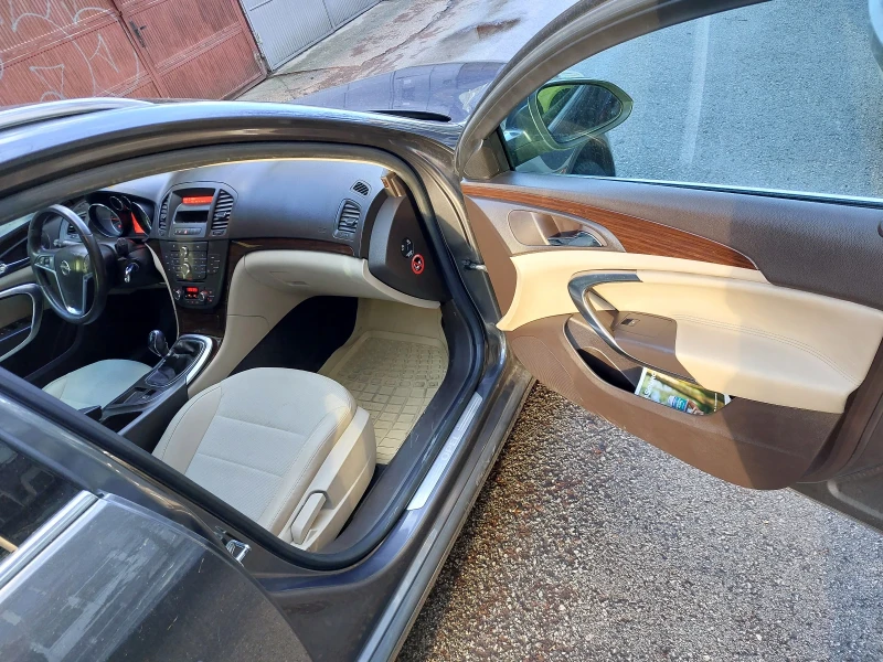 Opel Insignia, снимка 3 - Автомобили и джипове - 52920799