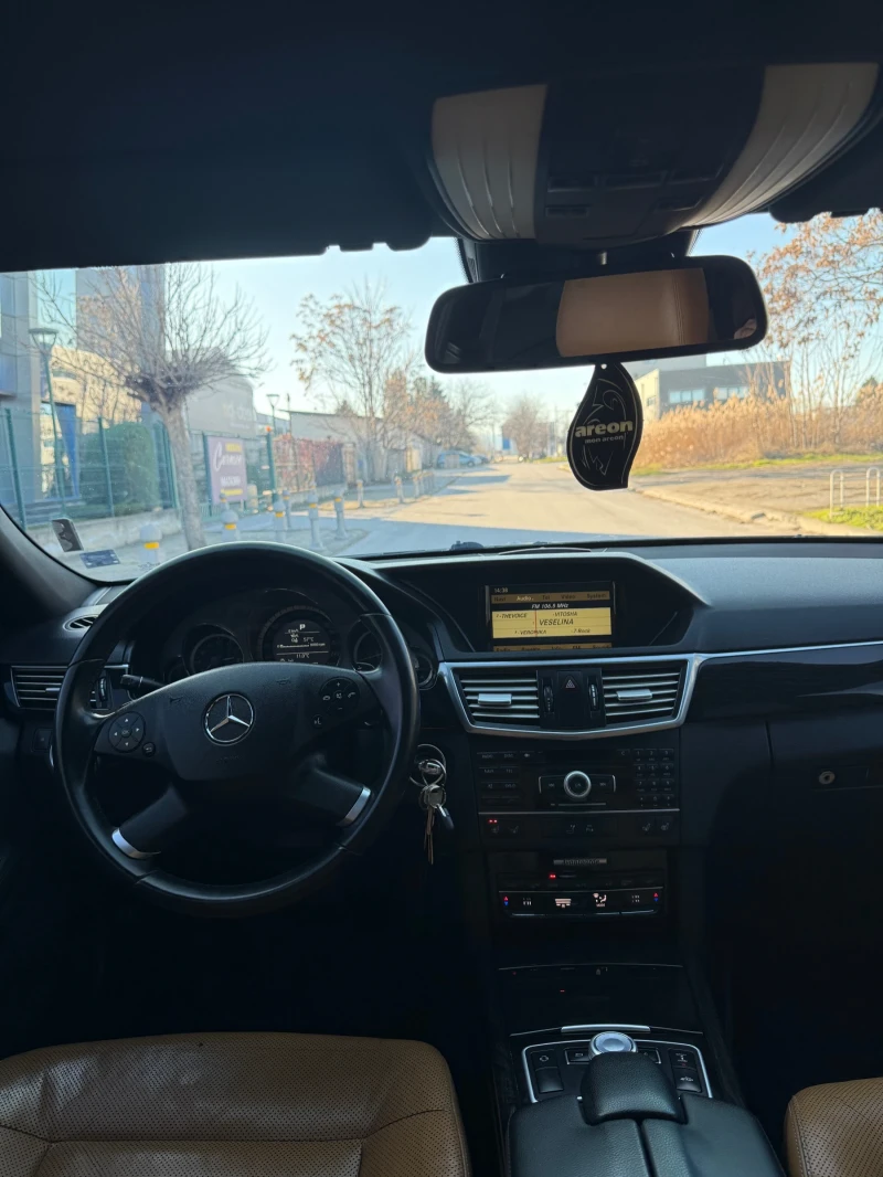 Mercedes-Benz E 350 AirMatic Harman Kardon, снимка 10 - Автомобили и джипове - 52965259