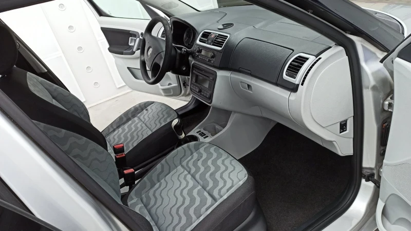 Skoda Roomster 1.4 бензин , снимка 9 - Автомобили и джипове - 53075906