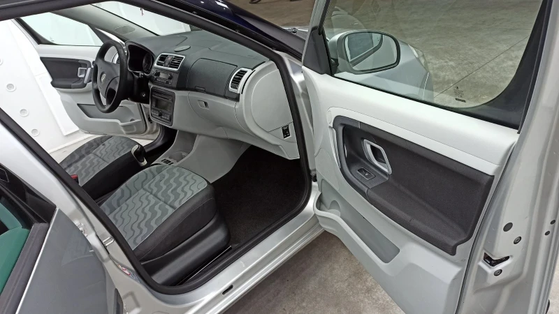 Skoda Roomster 1.4 бензин , снимка 10 - Автомобили и джипове - 53075906