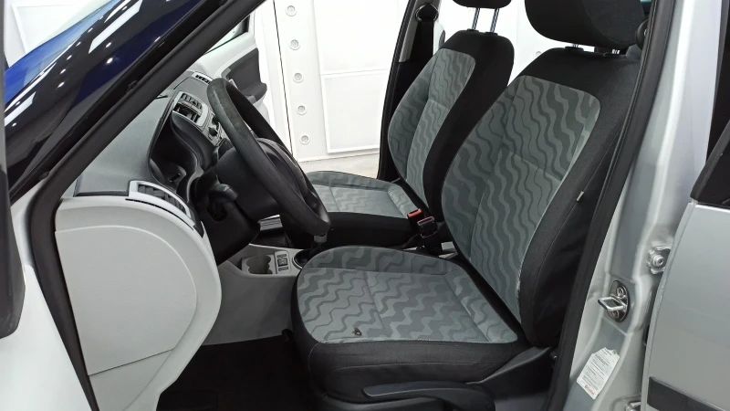 Skoda Roomster 1.4 бензин , снимка 14 - Автомобили и джипове - 53075906