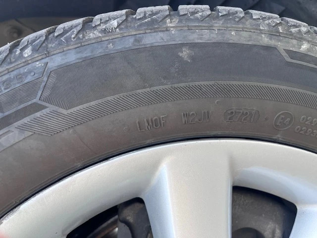 Toyota Avensis 2.0d4d - изображение 9