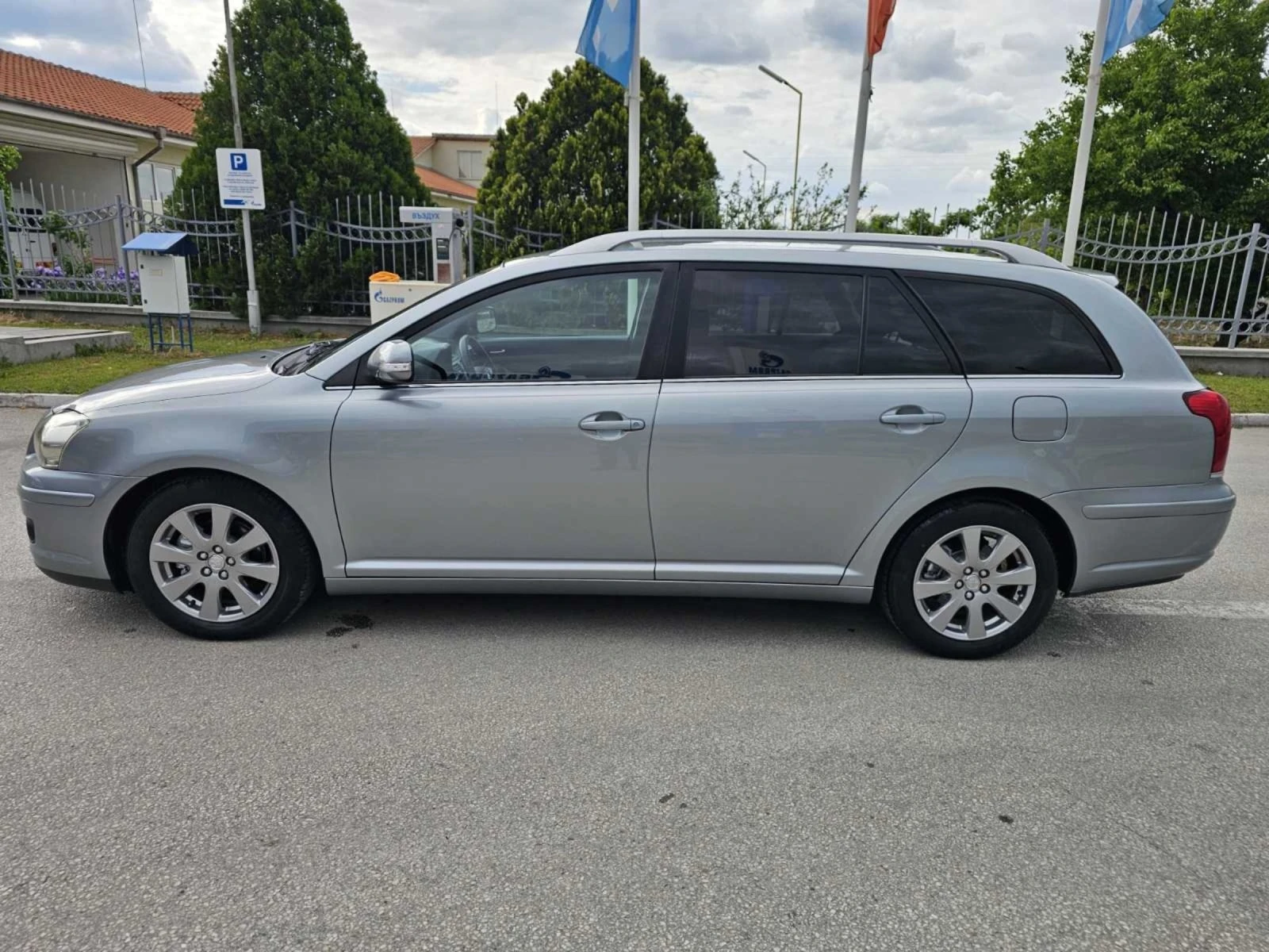 Toyota Avensis 1.8/NAVI/KLIMATRONIK/FACELIFT - изображение 3