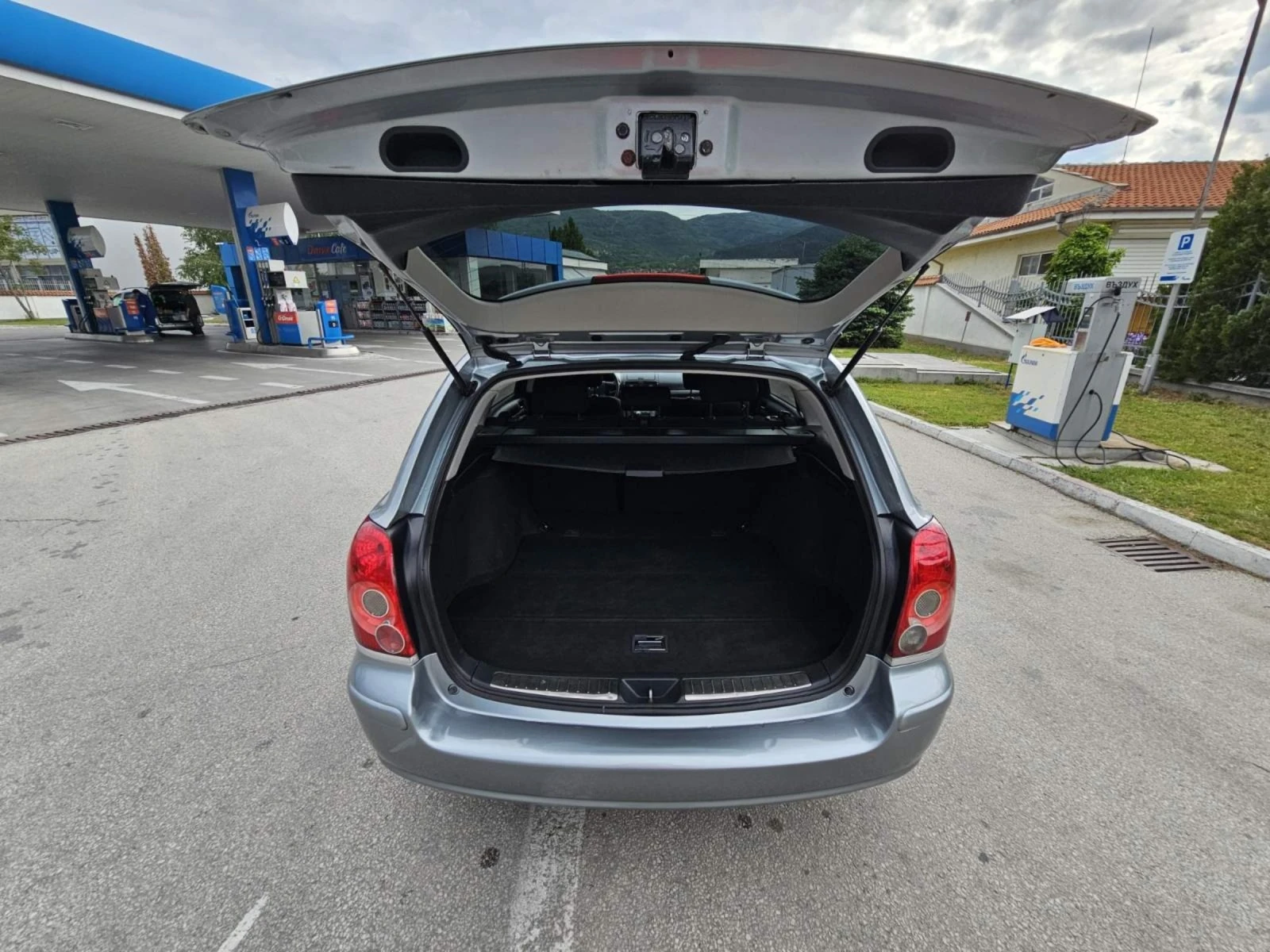 Toyota Avensis 1.8/NAVI/KLIMATRONIK/FACELIFT | Mobile.bg — изображение 15