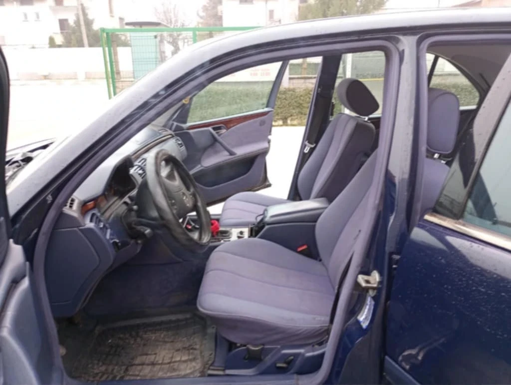 Mercedes-Benz E 200 2.2cdi - изображение 3