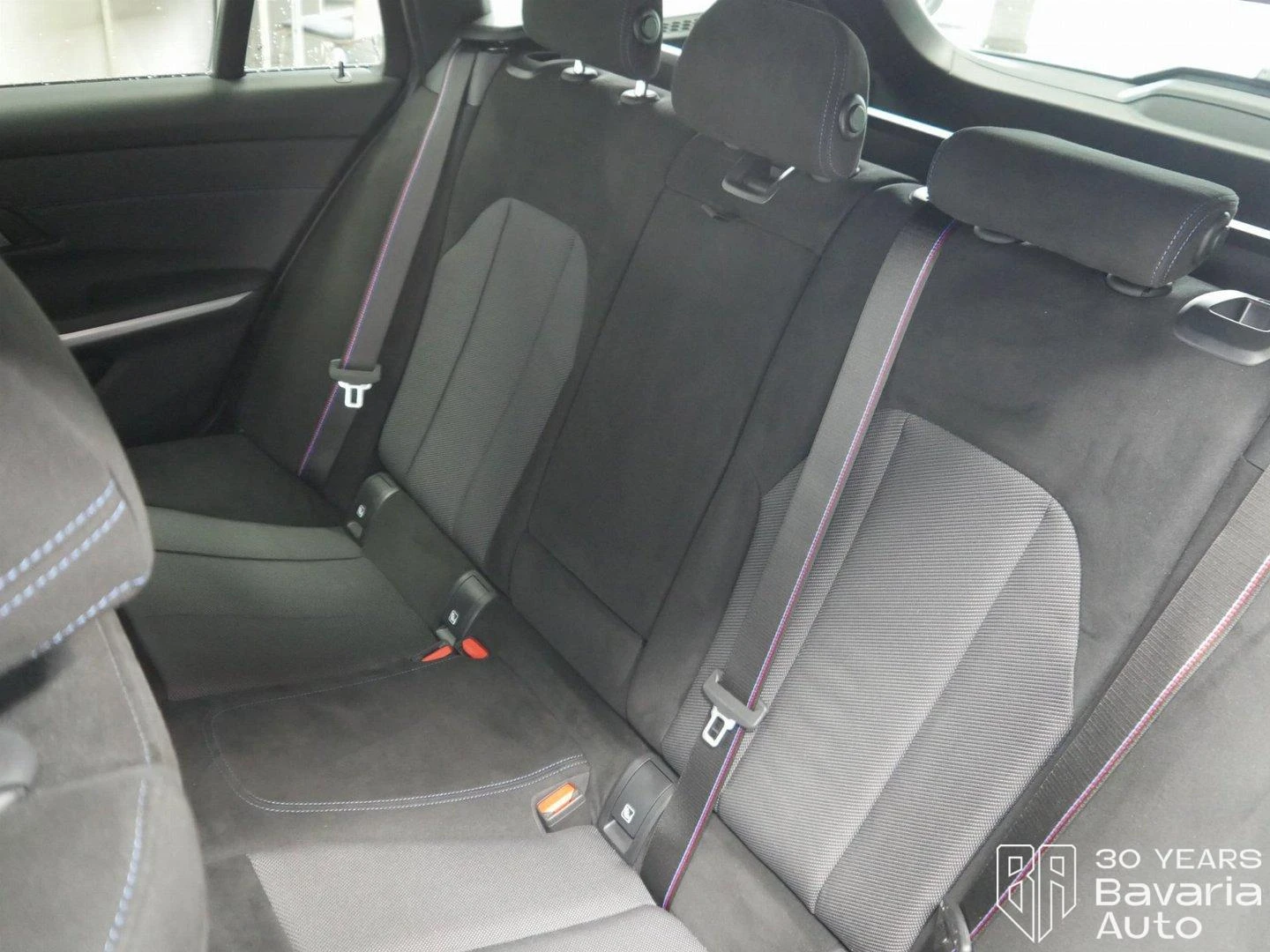 BMW 318  i Touring M Sport Paket - изображение 8