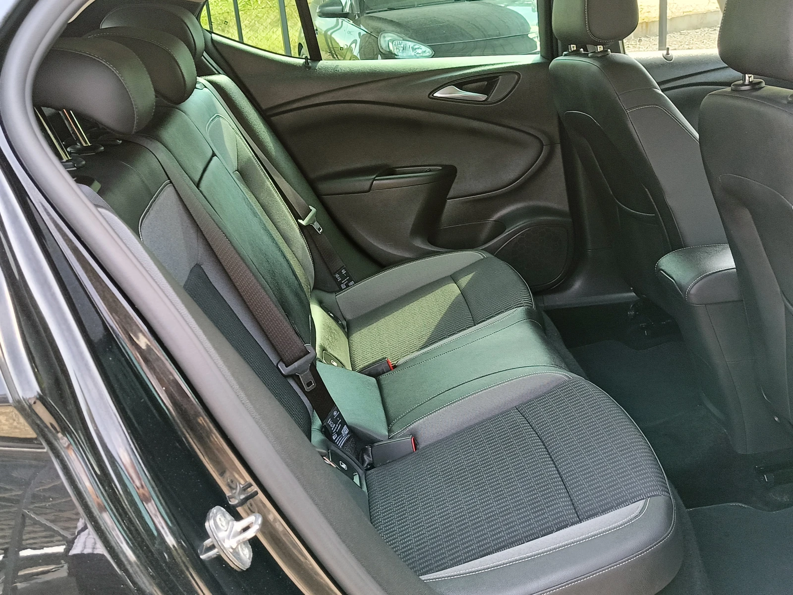 Opel Astra 1.5crdi Нави Камера - изображение 10