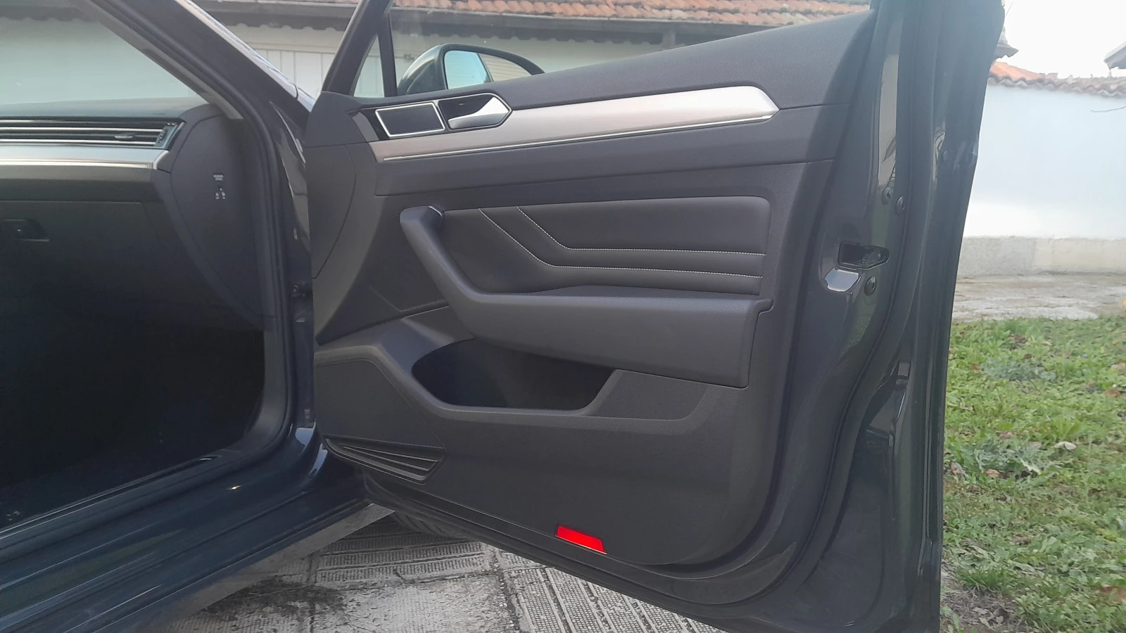 VW Passat 2.0TDI Elegance 150кс Digital Distr LED Кожа  - изображение 7