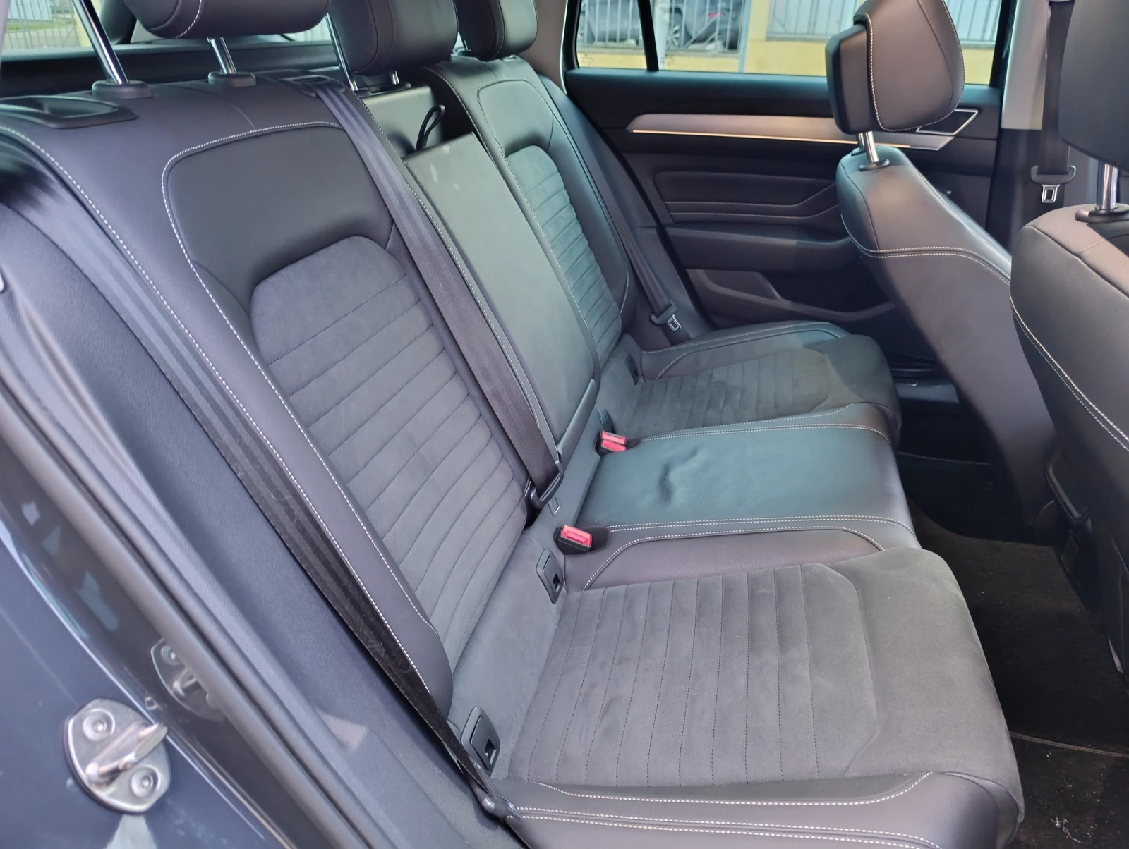 VW Passat 2.0TDI Elegance 150�� Digital Distr LED ����  | Mobile.bg � ����������� 8