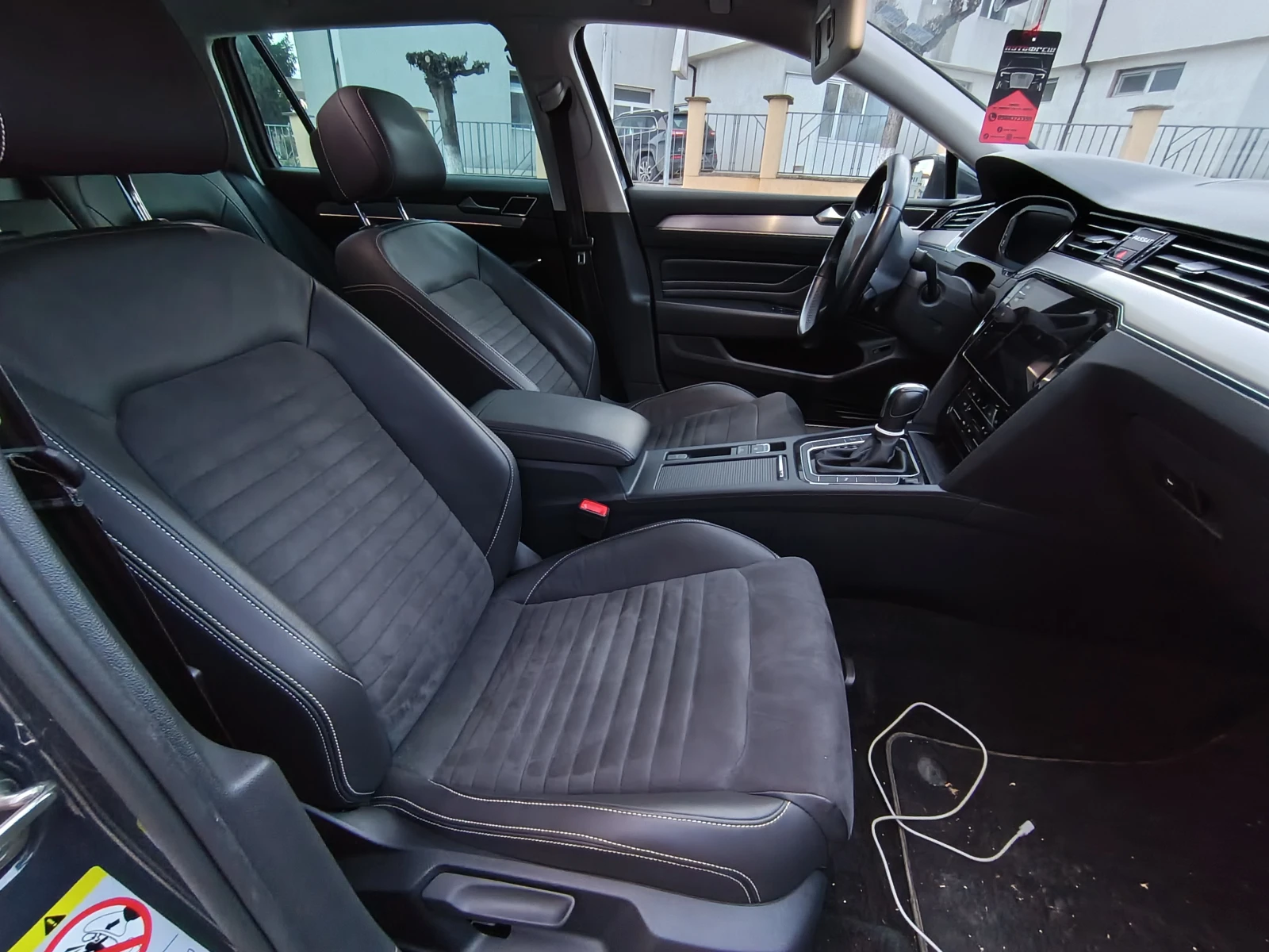 VW Passat 2.0TDI Elegance 150�� Digital Distr LED ����  | Mobile.bg � ����������� 9