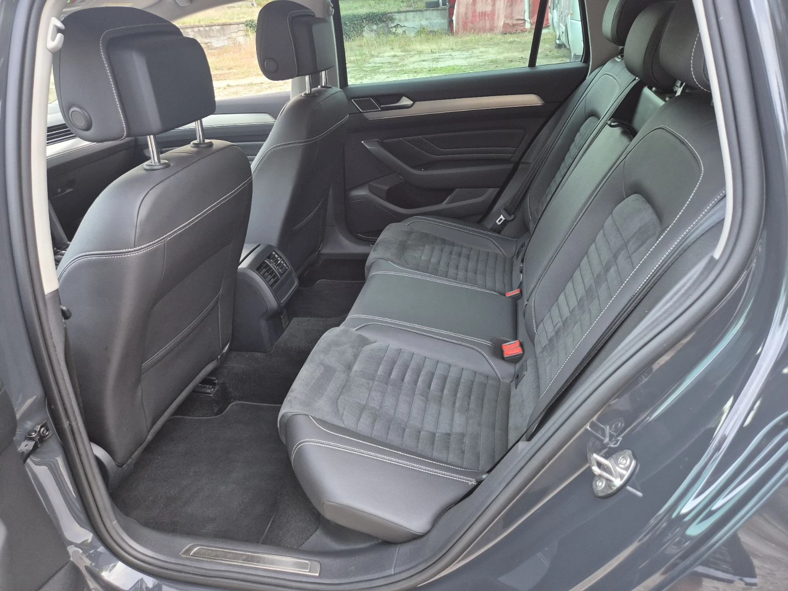 VW Passat 2.0TDI Elegance 150 Digital Distr LED   | Mobile.bg   11