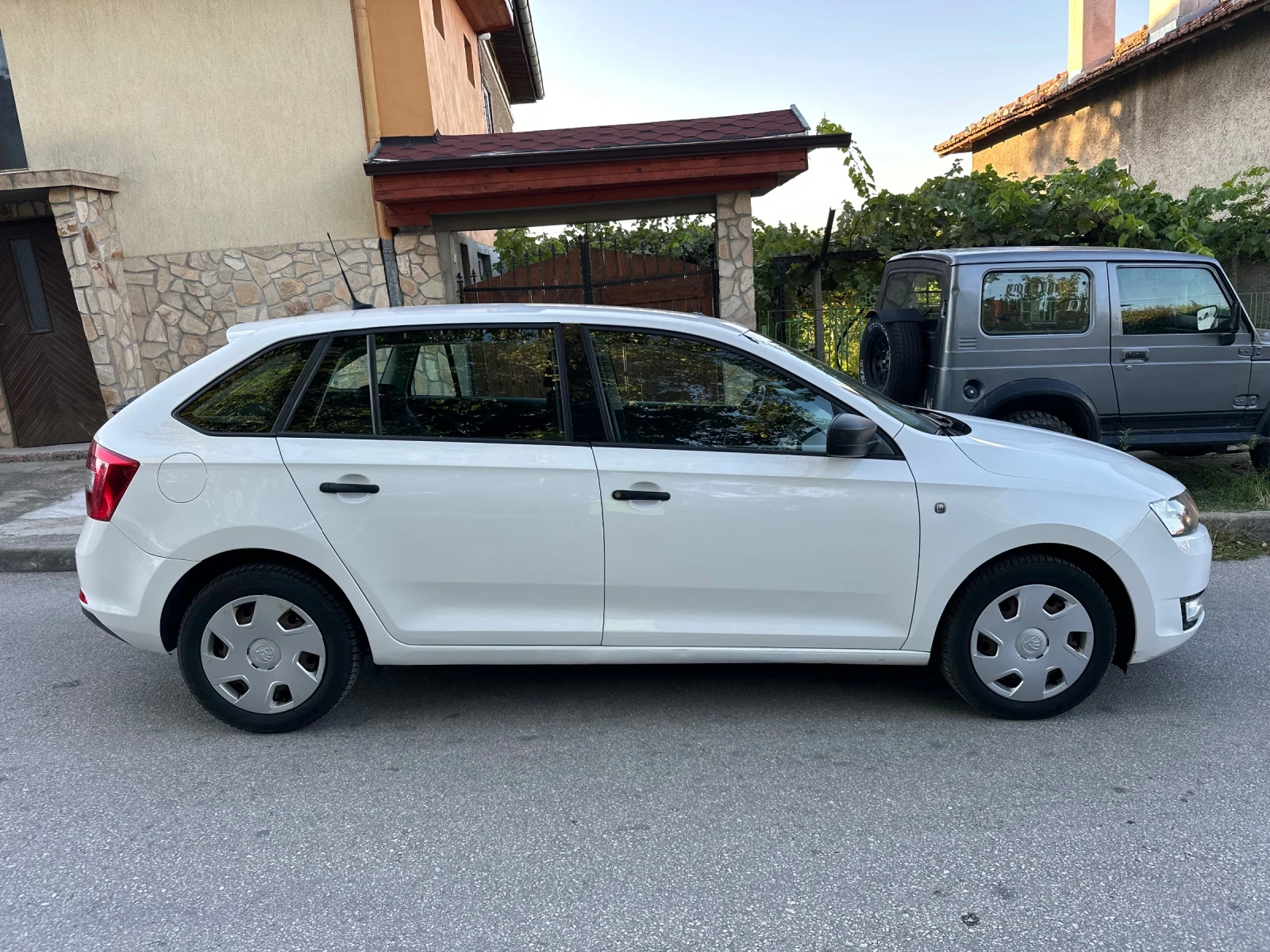 Skoda Rapid 1.2TSI 105k - изображение 4
