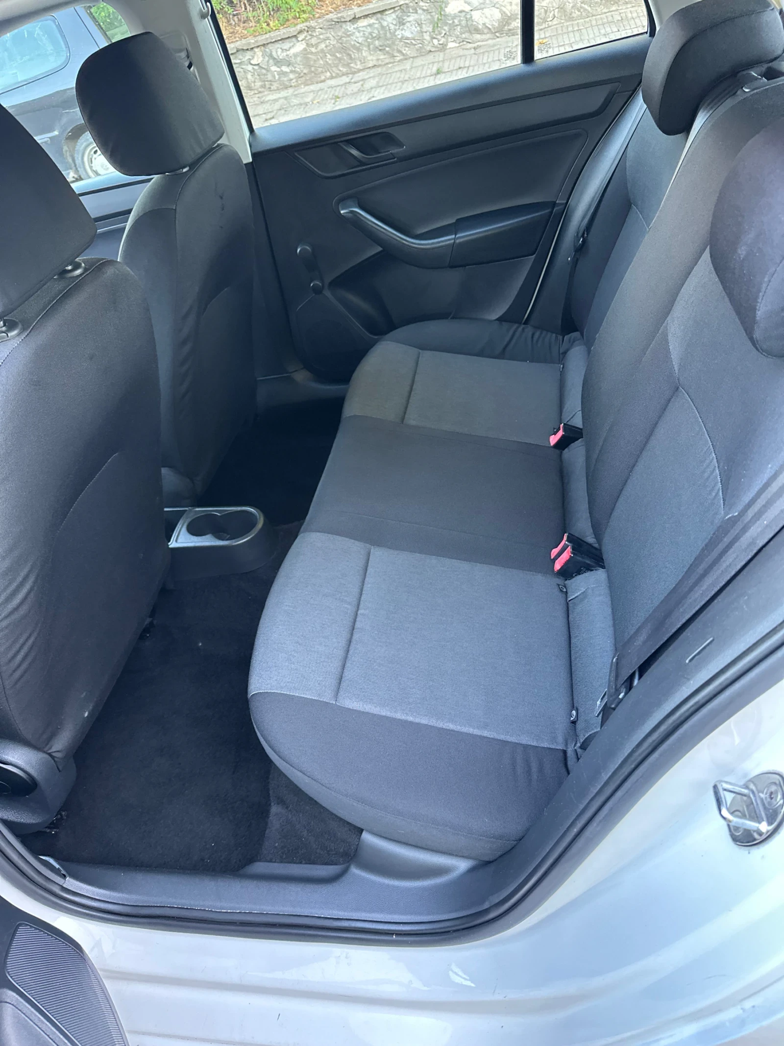 Skoda Rapid 1.2TSI 105k - изображение 10