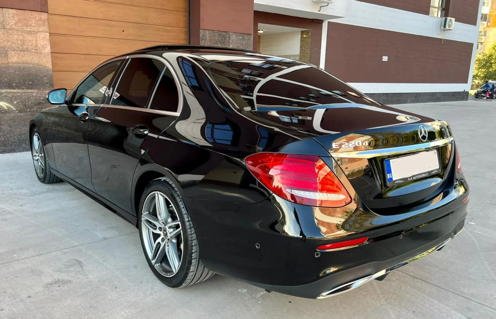 Mercedes-Benz E 220 AMG, Дигитален Кокпит, 2019г! Фейс/100% Реални КМ - изображение 5