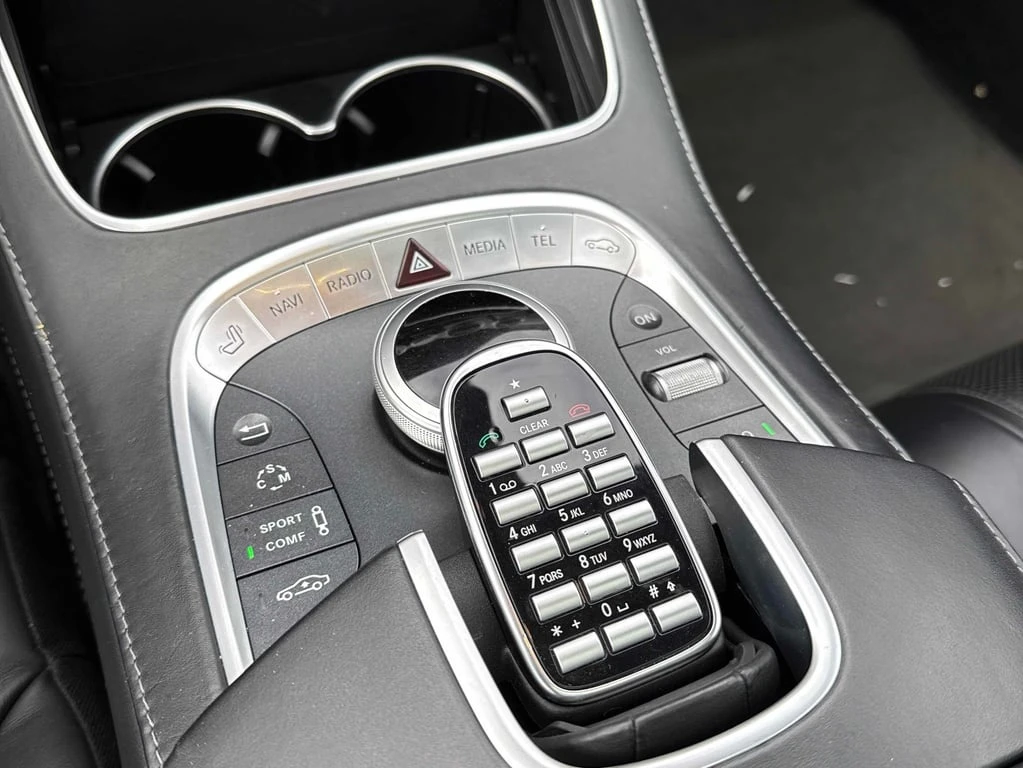 Mercedes-Benz S 63 AMG * CARFAX * БЕЗ ПЪРВОНАЧАЛНА ВНОСКА - изображение 10