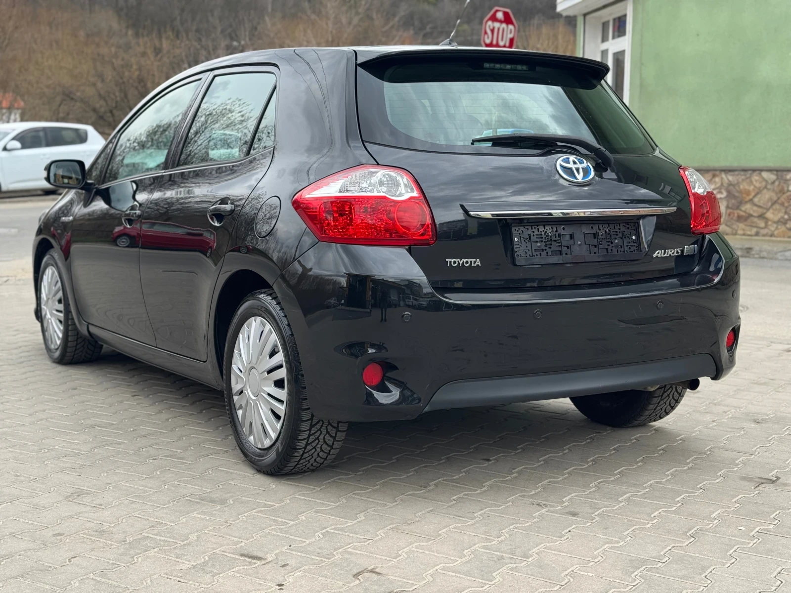 Toyota Auris 1.8 HIBRID Фейслифт , снимка 4 - Автомобили и джипове - 53905712