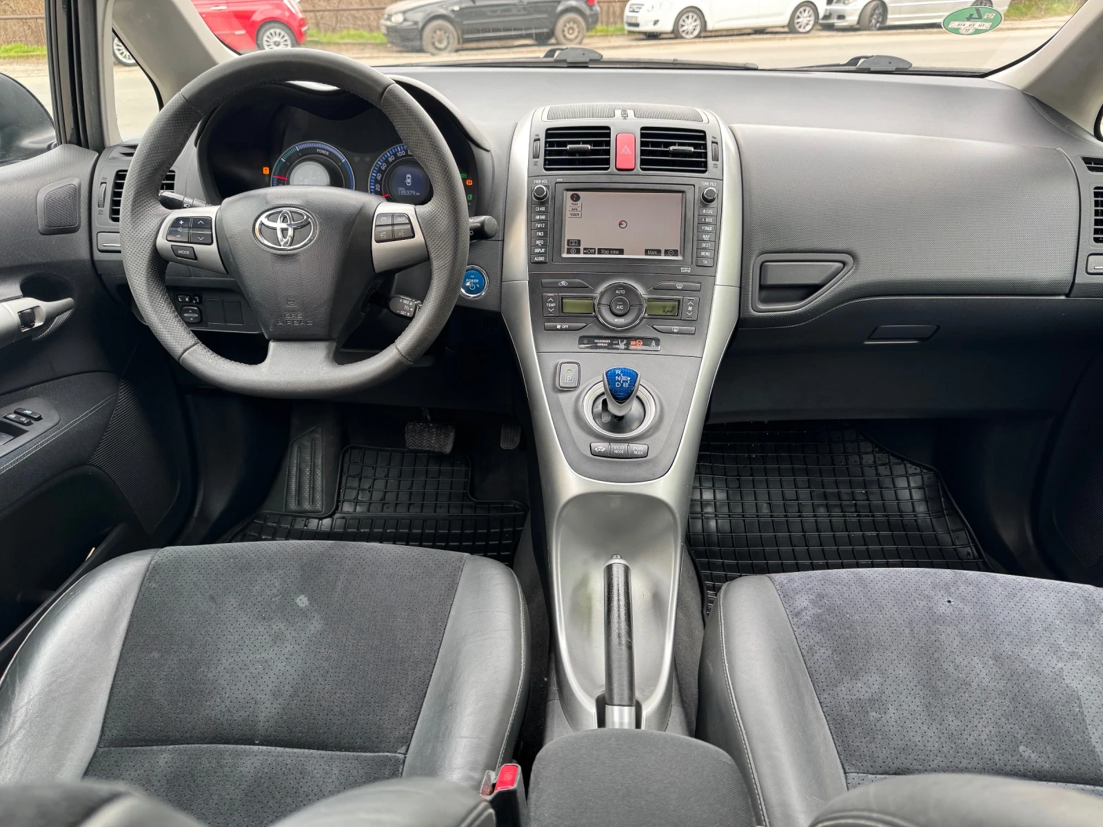 Toyota Auris 1.8 HIBRID Фейслифт , снимка 11 - Автомобили и джипове - 53905712