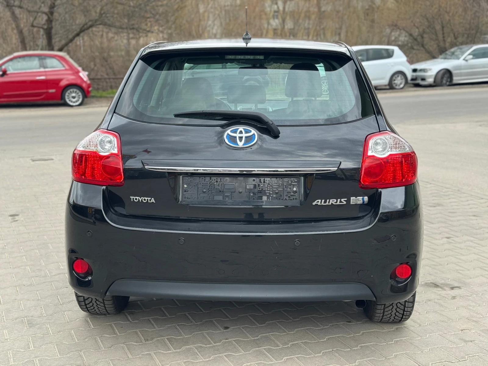 Toyota Auris 1.8 HIBRID Фейслифт , снимка 8 - Автомобили и джипове - 53905712