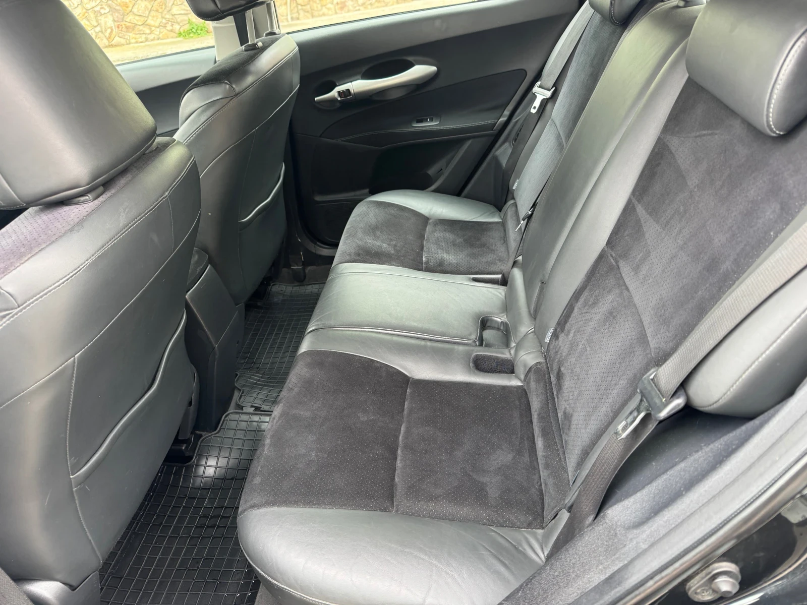 Toyota Auris 1.8 HIBRID Фейслифт , снимка 12 - Автомобили и джипове - 53905712