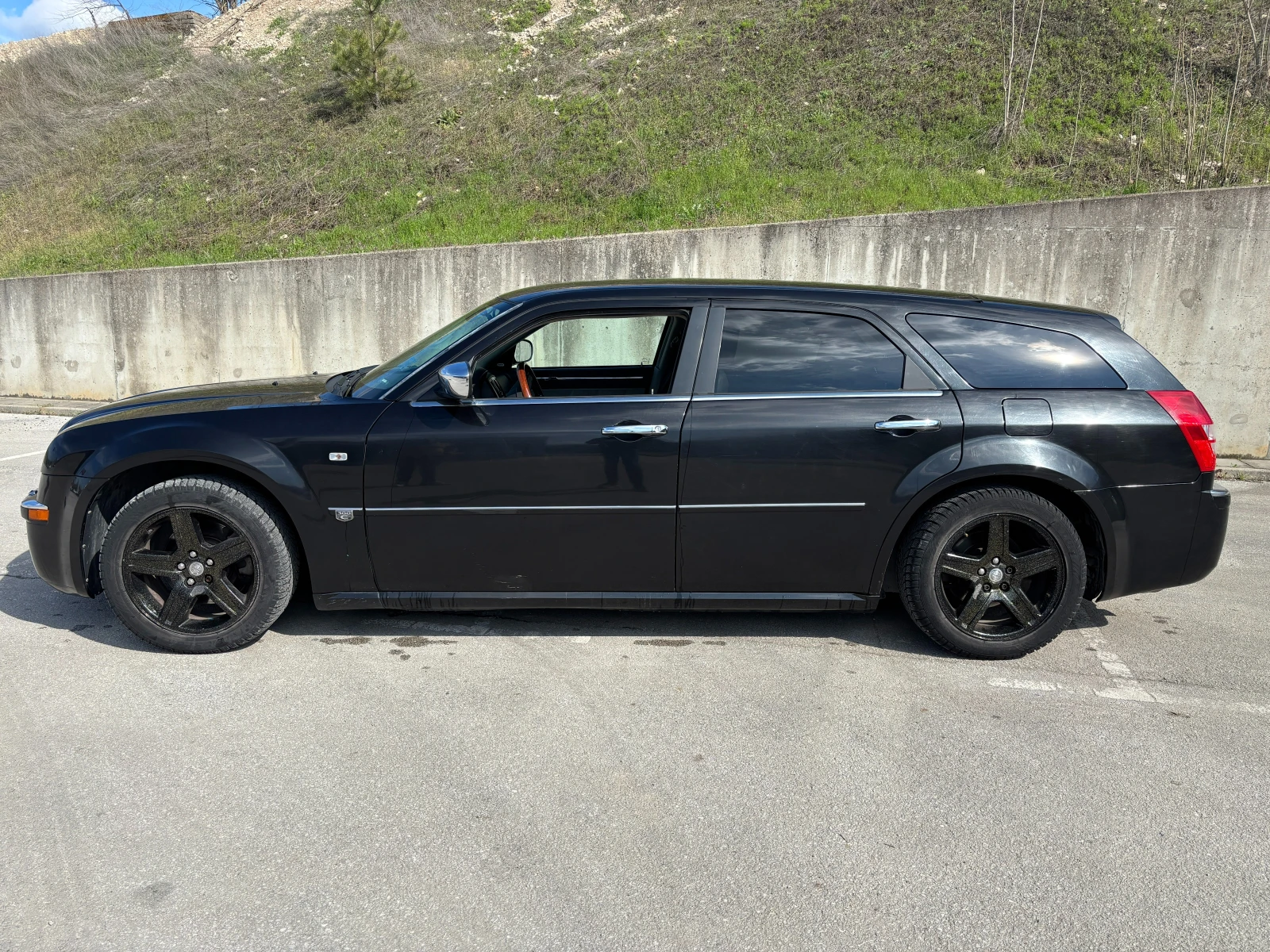 Chrysler 300c, снимка 2 - Автомобили и джипове - 54043054