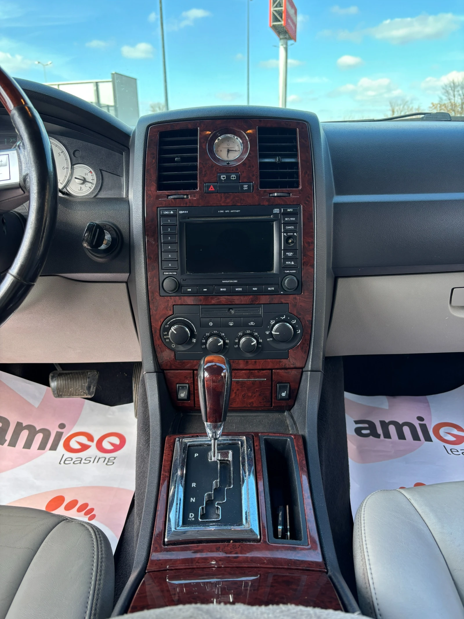 Chrysler 300c, снимка 16 - Автомобили и джипове - 54043054