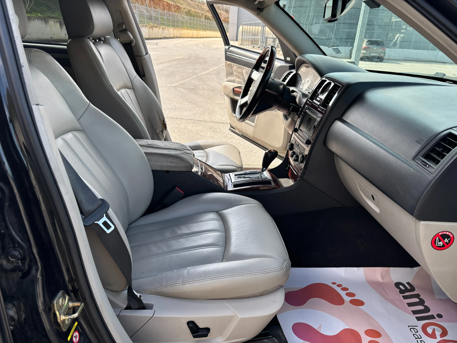 Chrysler 300c, снимка 13 - Автомобили и джипове - 54043054