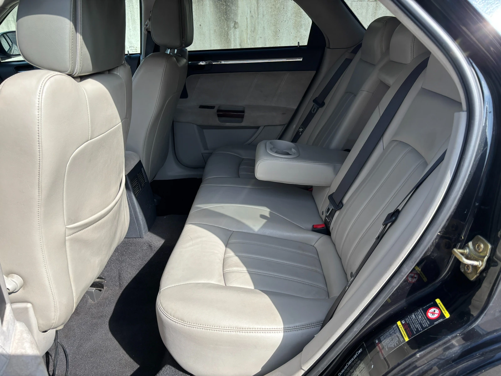 Chrysler 300c, снимка 12 - Автомобили и джипове - 54043054