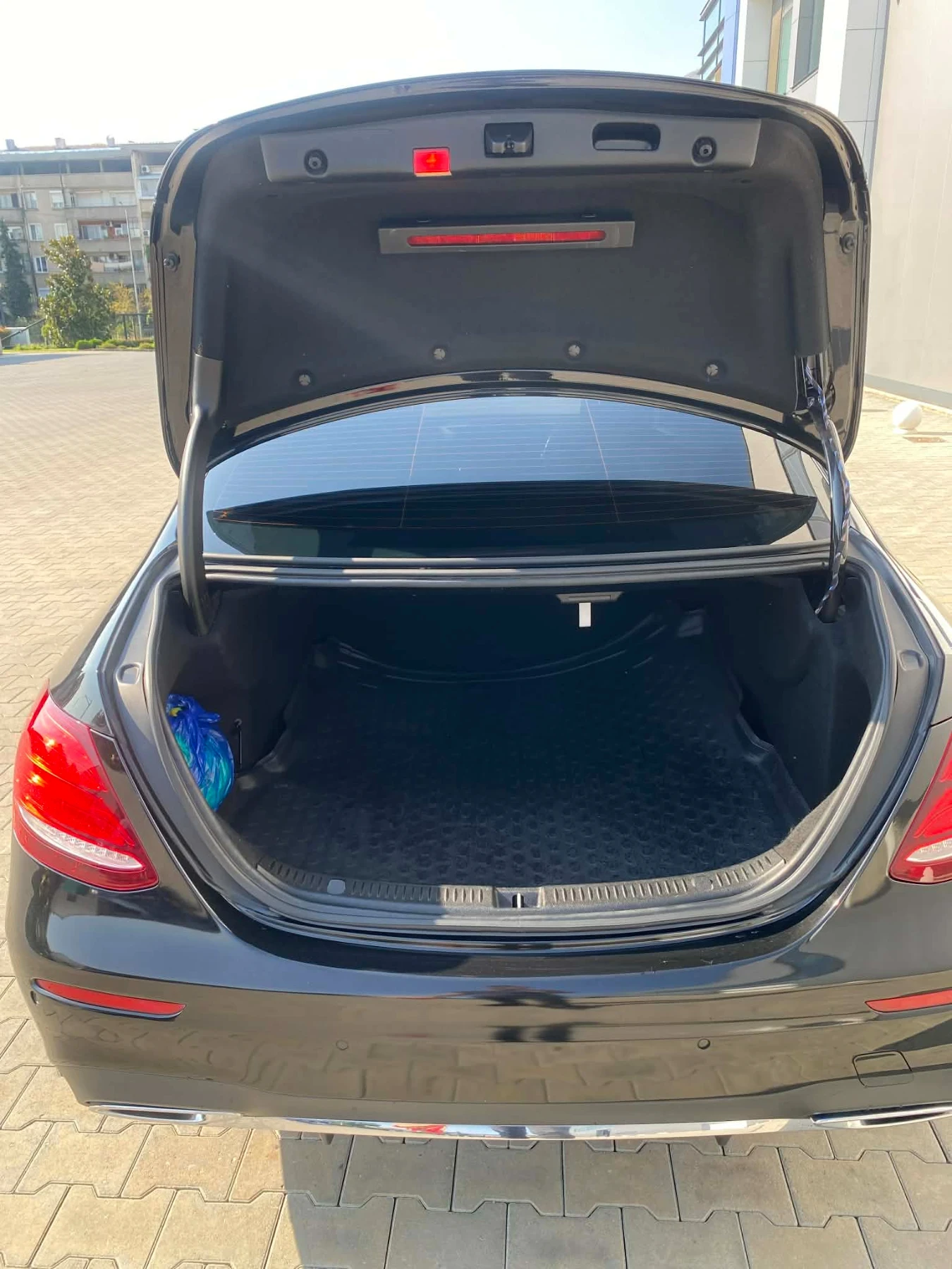 Mercedes-Benz E 220 2.2D AMG, снимка 7 - Автомобили и джипове - 54174743