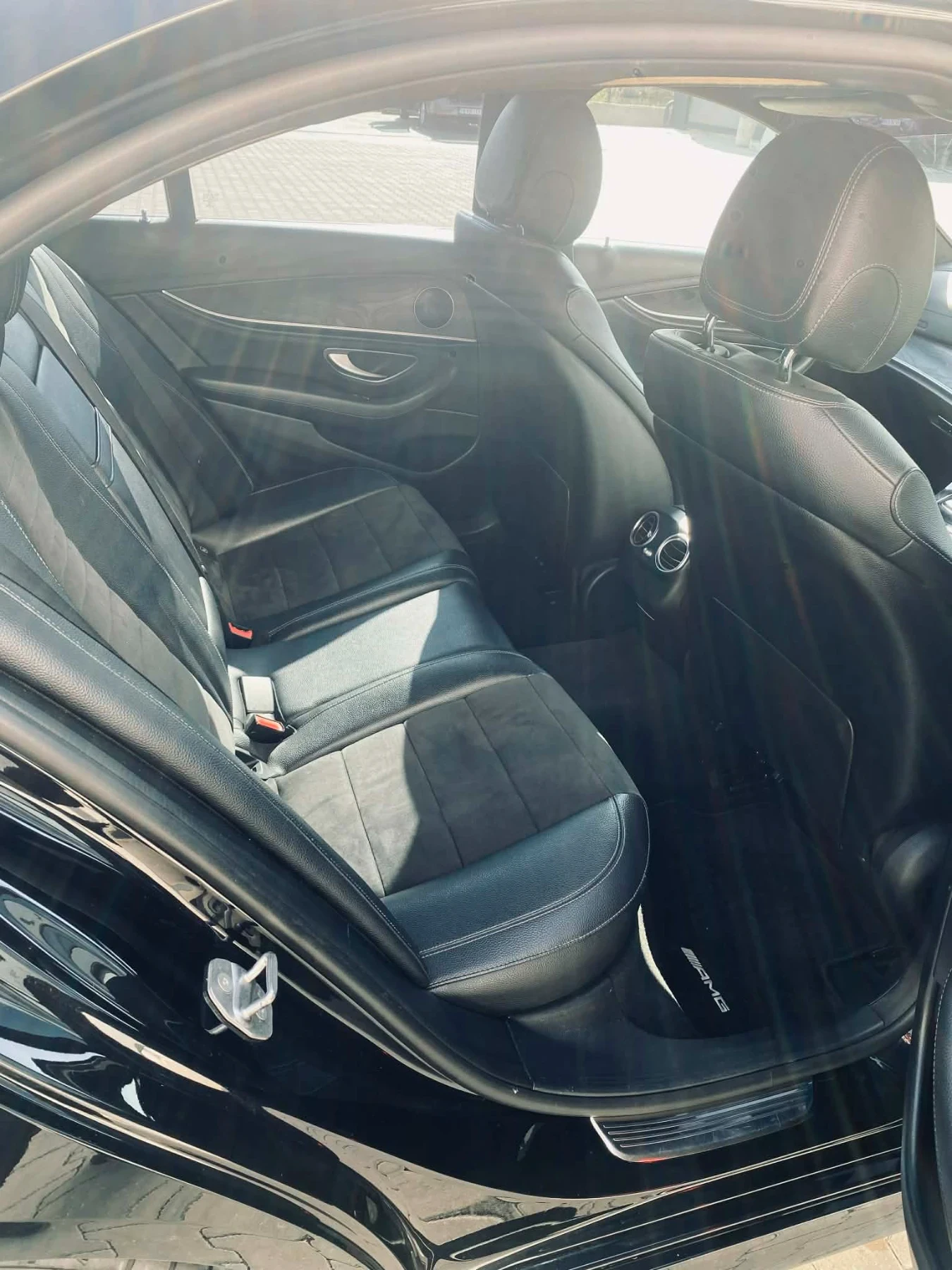 Mercedes-Benz E 220 2.2D AMG, снимка 8 - Автомобили и джипове - 54174743