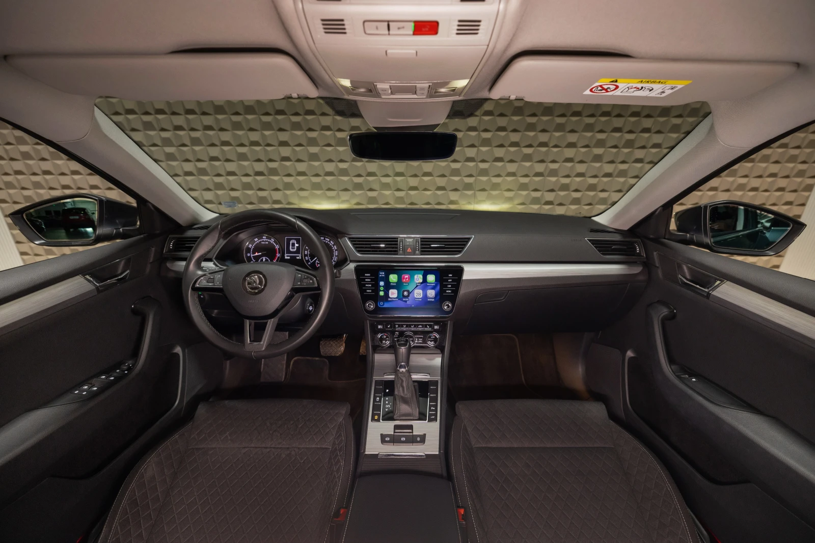 Skoda Superb 2.0 TSI * Автоматик * Подгрев на седалки * Keyless, снимка 9 - Автомобили и джипове - 54427688