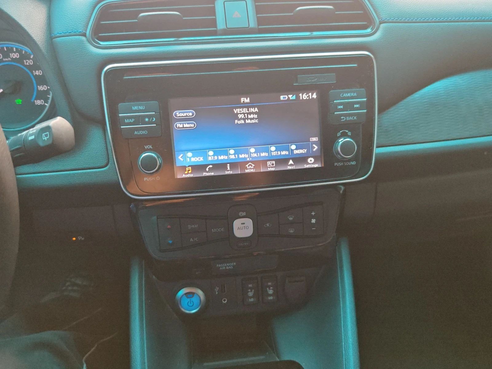 Nissan Leaf , снимка 8 - Автомобили и джипове - 54477662