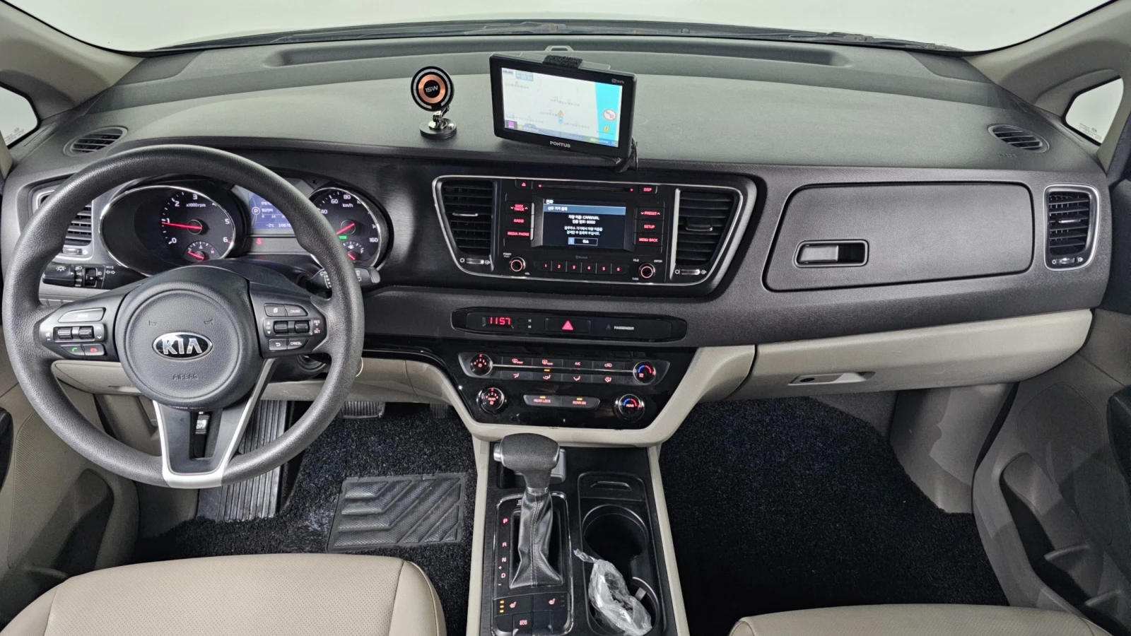 Kia Carnival, снимка 8 - Автомобили и джипове - 54894849