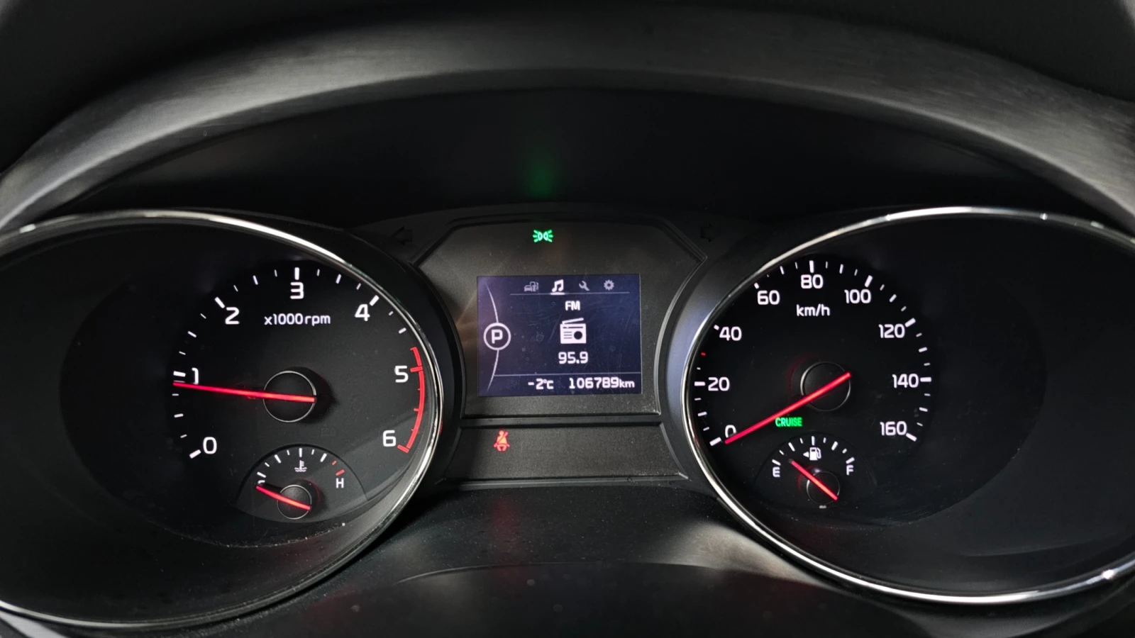 Kia Carnival, снимка 9 - Автомобили и джипове - 54894849