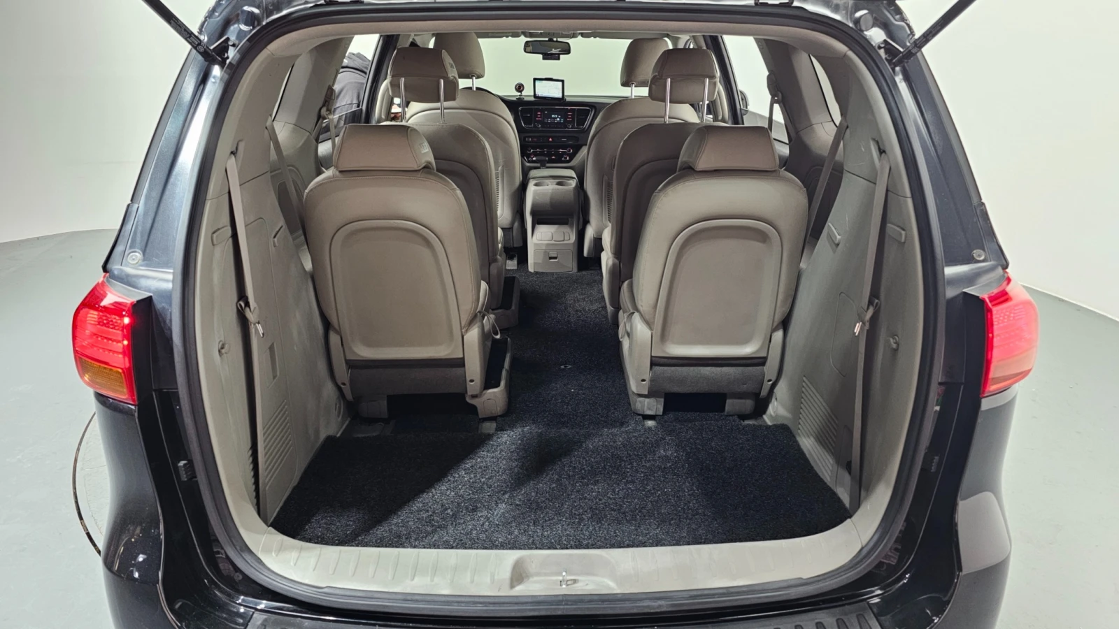 Kia Carnival, снимка 6 - Автомобили и джипове - 54894849