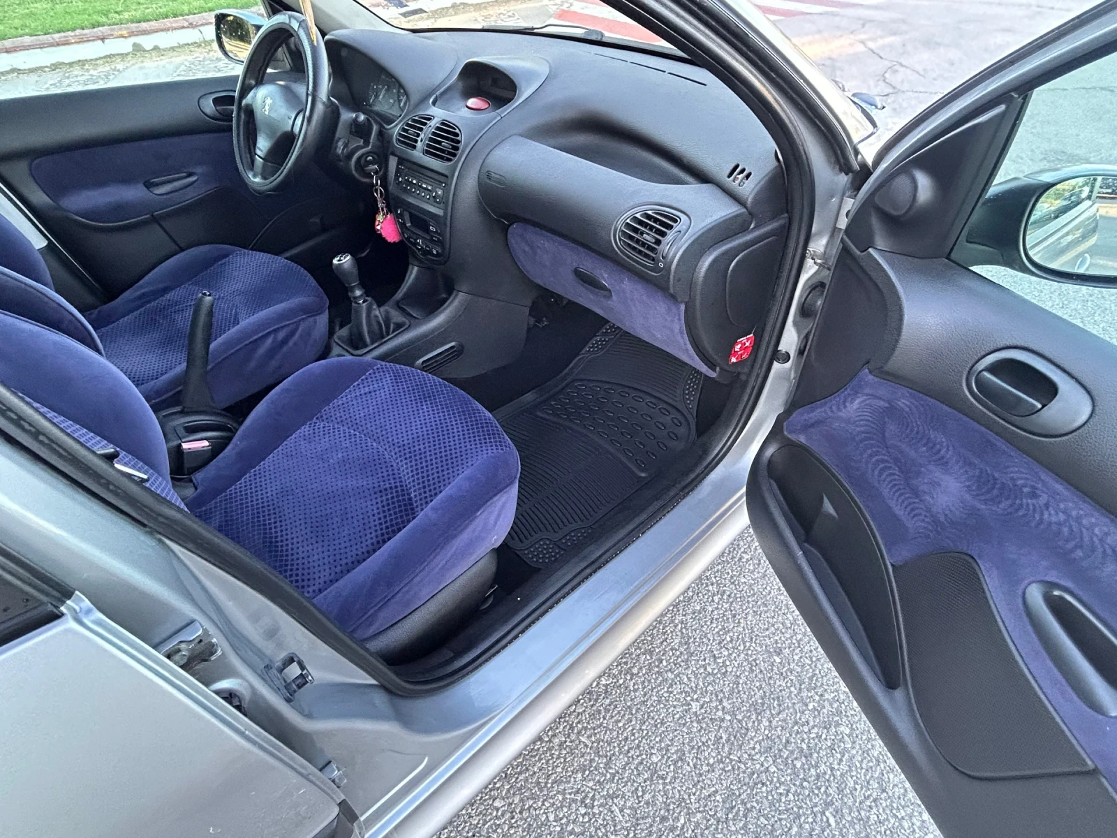 Peugeot 206 1.4 HDI, снимка 9 - Автомобили и джипове - 54904851